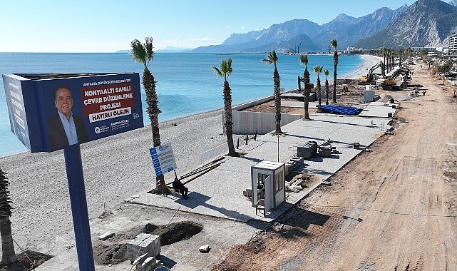 Antalya Konyaaltı Sahili’nde çalışmalar tam gaz