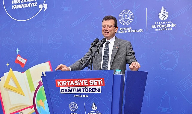 Ekrem İmamoğlu, Bayrampaşa’da kırtasiye seti dağıtım törenine katıldı