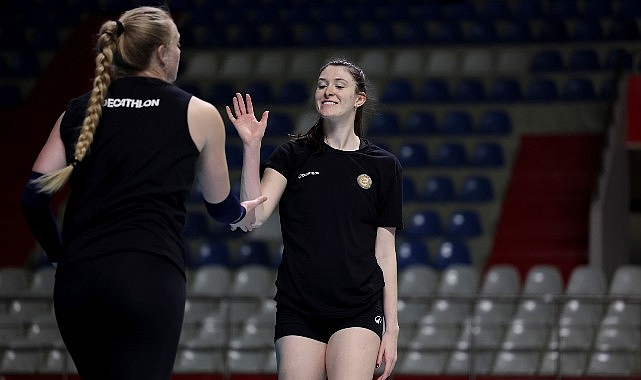 Eczacıbaşı Dynavit, ikinci yarının ilk derbisine hazır