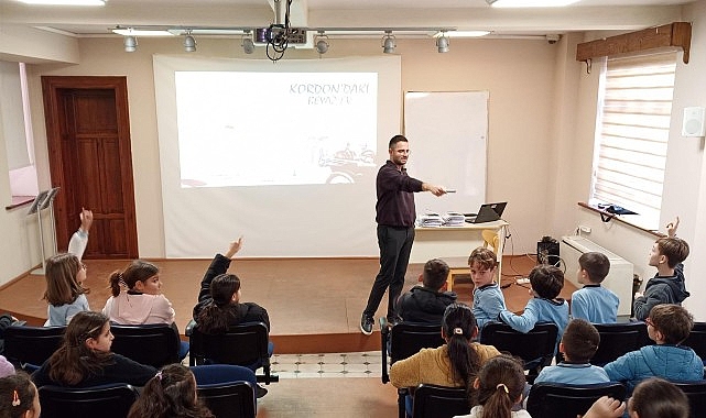 İzmir’in tarihini sergiler, atölyeler ve öykülerle öğreniyorlar