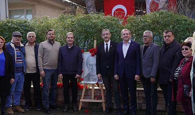 Uğur Mumcu Ayvalık’ta Evinin Önünde Anıldı