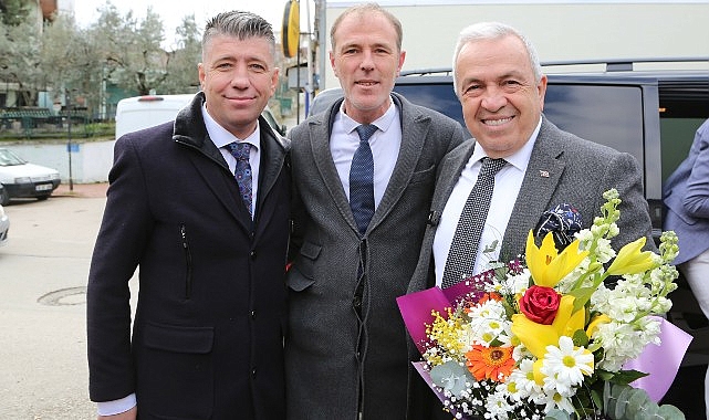 Başkan Şadi Özdemir vatandaşları dinledi