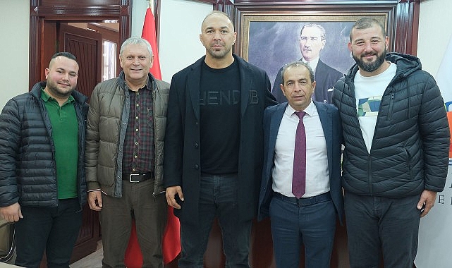 Başpehlivanlar Kemer Belediyesi’nde