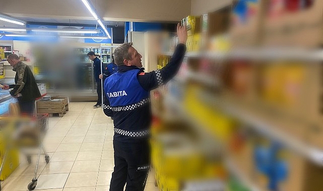 Efes Selçuk’ta Zincir Marketlere Zabıta Denetimi