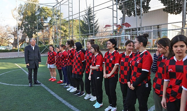 Güzelbahçe Belediyesi Kız Futbol Takımı’ndan iddialı başlangıç