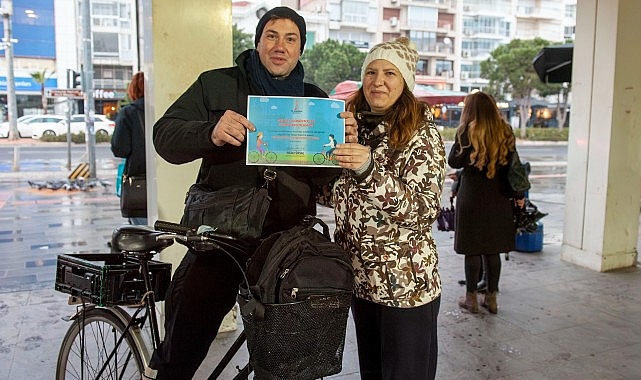 Karşıyakalılar işe bisikletle gidiyor