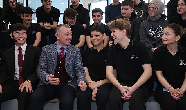 Sanat Kafe, Başkan Büyükakın’ın söyleşisiyle açıldı