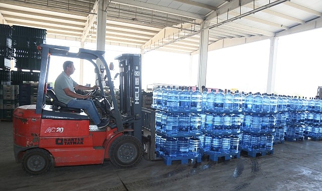 Efes Selçuklu Vatandaşlardan İzmir Su Damacanalarına Yoğun İlgi