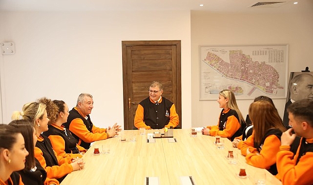 Güzelbahçe Gençlik’ten Başkan Tugay’a Ziyaret