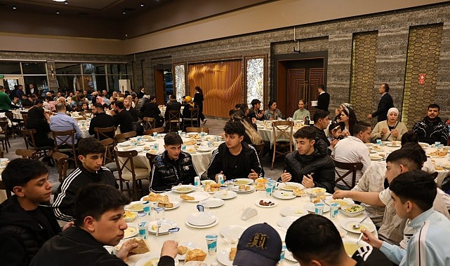 Kocaeli’de Roman vatandaşlar iftarda buluştu
