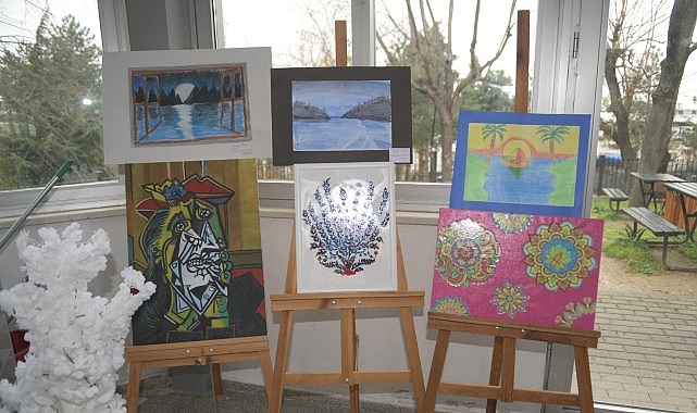 Osmangazili öğrenciler huzurevi sakinleriyle resim yaptı