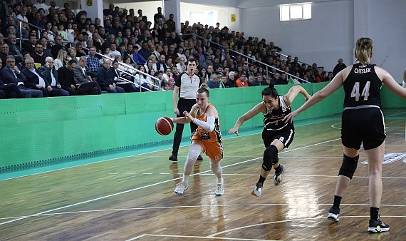 Şampiyon Gürespor..  –    Ferhatoğlu Edremit Belediyesi Gürespor, 25 yıl sonra Süper Lig’de!