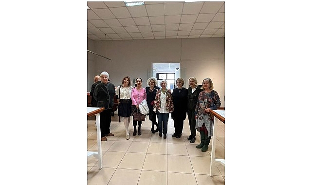 “Bir” Dakikalık Sanat Duruşu; ‘Nisan Geçidi Çağdaş Sanat Sergisi’ Ayvalık’ta