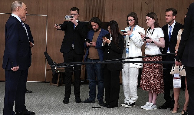 Rusya Devlet Başkanı Vladimir Putin’den Basın Mensuplarının Sorularına Yanıtlar