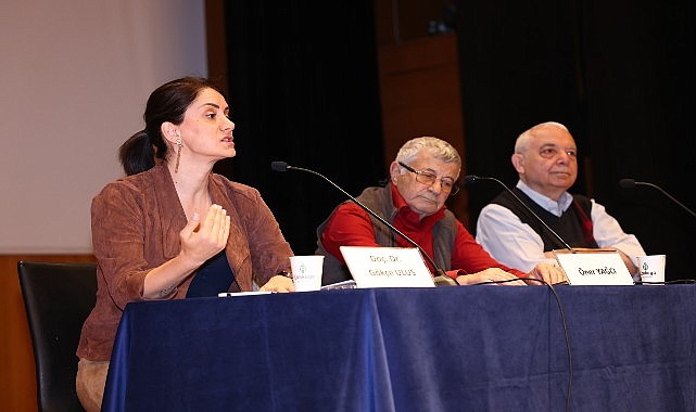 Usta Yazarlar Edebiyatseverlerle Bir Araya Geldi