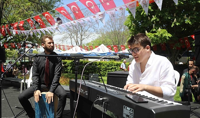 Aşık Veysel Engelsiz Yaşam Merkezi Kursiyerlerinden Muhteşem Gösteri