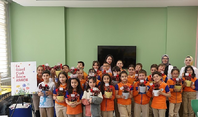 Büyükşehir’in “Yerli Tohum Milli Tarım” Projesi’nde “En Güzel Çiçek Benim Annem” Etkinliği